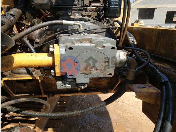卡特308E80挖掘机液压油泵维修